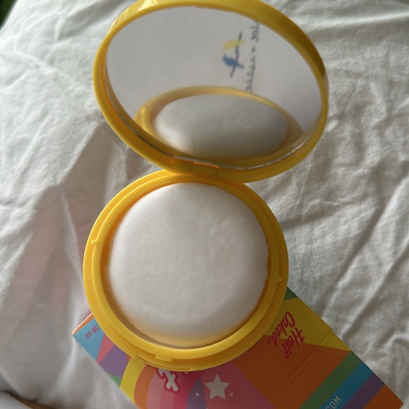 NEW - Translucent Setting Powder - Picture 3 of 4
